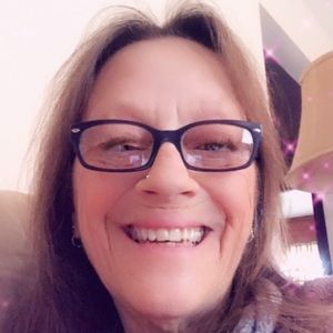 Meet your Posher, Debbie